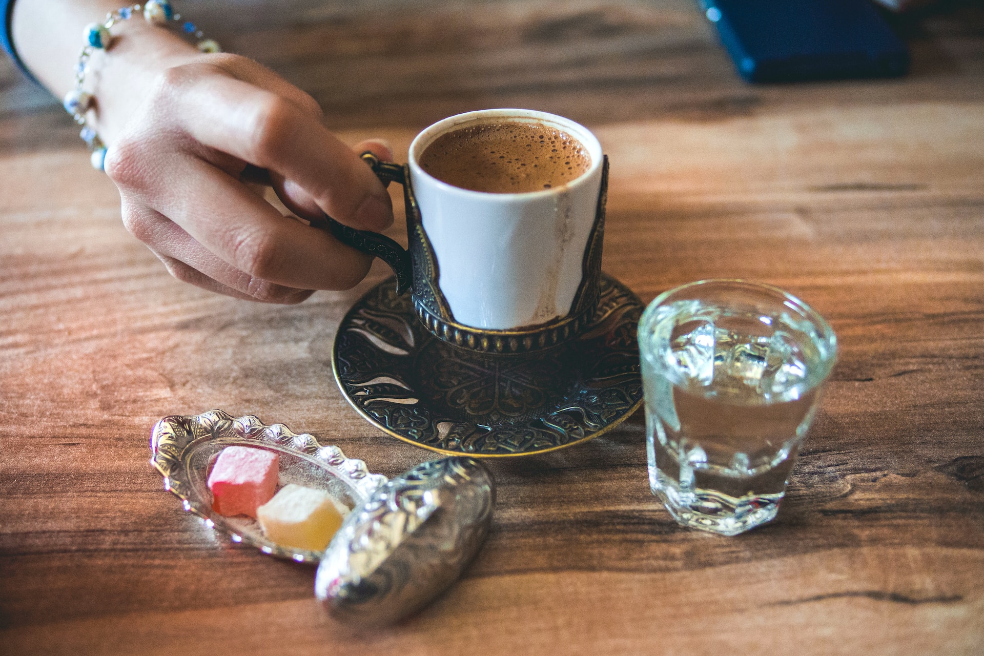 Kaffeesatzlesen am Telefon • Online Bedeutung erfahen