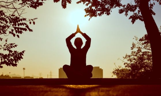 Die Synergie zwischen Yoga und spirituellem Wachstum: Eine Reise zur inneren Erleuchtung